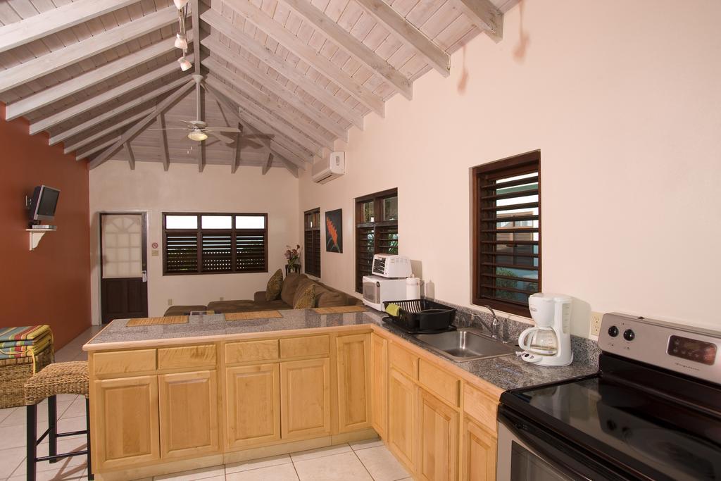 Buccaneer Beach Club Dickenson Bay ภายนอก รูปภาพ